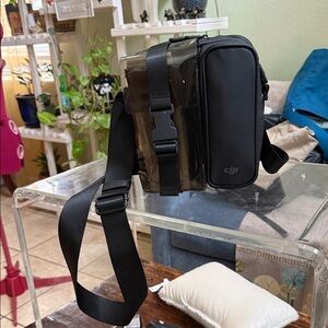 Genuine DJI Mavic Mini / 2 Drone Carrying Case Shoulder Bag like new w/o tags